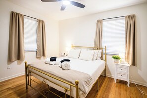 3 bedrooms, desk, iron/ironing board, travel cot