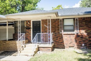 تفاصيل الفندق من الخارج