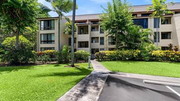 Condo, 1 Queen Bed with Sofa bed (Keauhou Kona Surf & Racquet Club#7-10) | Exterior