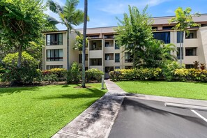 Condo, 1 Queen Bed with Sofa bed (Keauhou Kona Surf & Racquet Club#7-10) | Exterior