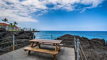 Condo, 1 Queen Bed with Sofa bed (Keauhou Kona Surf & Racquet Club#7-10) | Outdoor dining