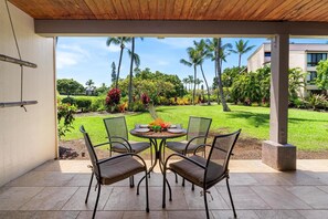 Condo, 1 Queen Bed with Sofa bed (Keauhou Kona Surf & Racquet Club#7-10) | Outdoor dining