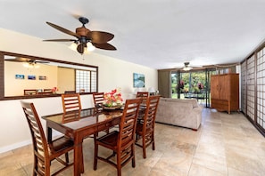 คอนโด, เตียงควีนไซส์ 1 เตียง และโซฟาเบด (Keauhou Kona Surf & Racquet Club#7-10) | ร้านอาหาร
