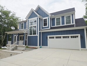 Exterior - Marvelous 4-bedroom house with Hot tube and swimming pool in charming Logan (Logan)