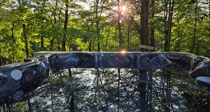 Marvelous 4-bedroom house with Hot tube and swimming pool in charming Logan