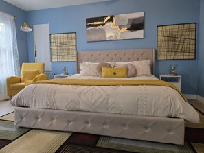 4 bedrooms, iron/ironing board, WiFi, bed sheets