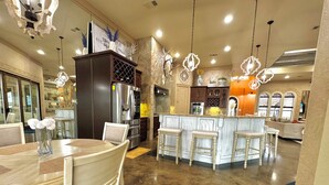 Dining - House with lake views and lake access (Belton)
