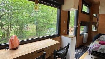 1 bedroom, bed sheets