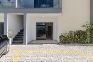 Apartamento básico | Detalle del exterior