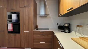 Réfrigérateur, micro-ondes, four, lave-vaisselle