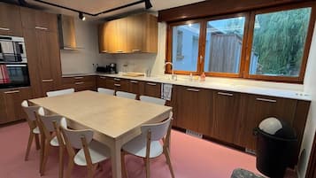 Réfrigérateur, micro-ondes, four, lave-vaisselle