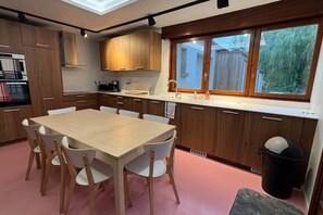 Réfrigérateur, micro-ondes, four, lave-vaisselle