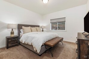 3 bedrooms, WiFi, bed sheets