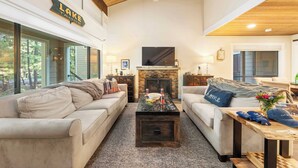 House (3 Bedrooms) | Interior - Near Ski, Beach, & Hiking Trails + Clubhouse Pool & Hot Tub Access Juanita Blue by Avantstay (Incline Village)