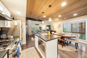 Interior - Near Ski, Beach, & Hiking Trails + Clubhouse Pool & Hot Tub Access Juanita Blue by Avantstay (Incline Village)