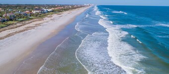 Riverfront Escape! Private Pier, 4BR Home & Room to Entertain.