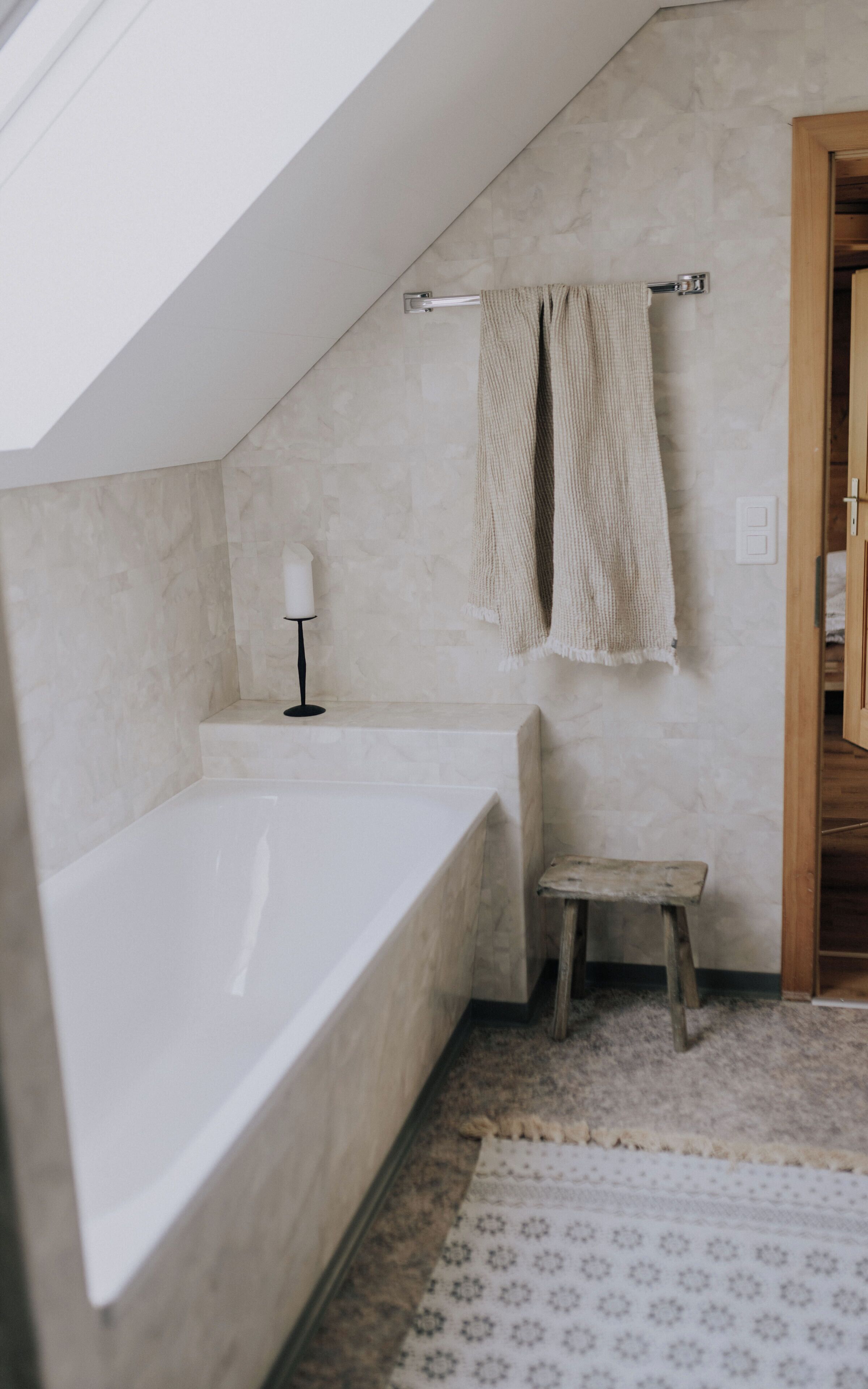 Hårtork, handdukar, tvål och toalettpapper