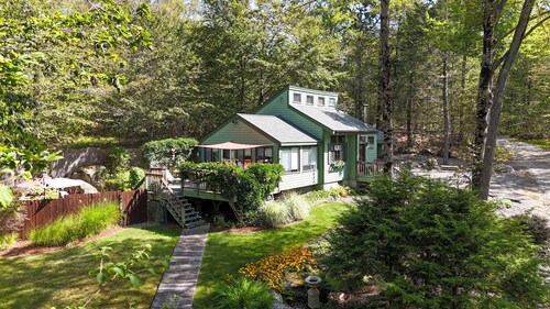 Frye Island Retreat: Steps to Beach 6 + Spectacular Private Backyard & Patio