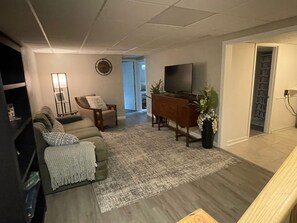 Living area - 3-bedroom house in Moorhead in nearby colleges (Moorhead)