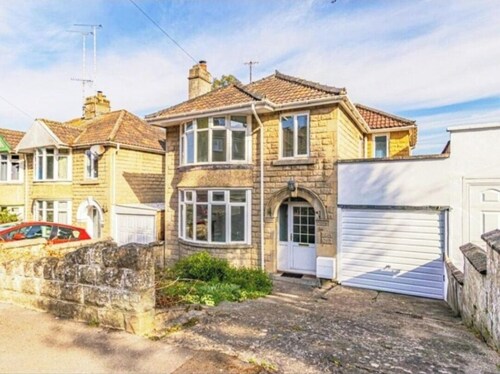 4 Bedroom House at Bowood Road