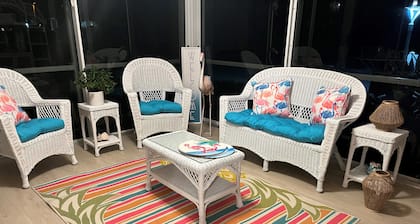 Charming 2 Bedroom Villa in delightful Beach Walk Hutchinson Island