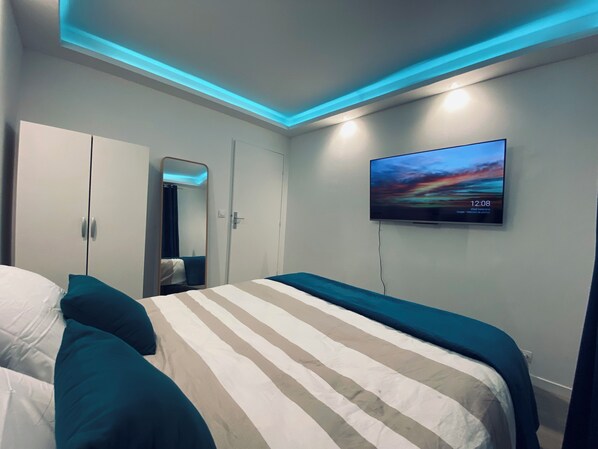 2 bedrooms, iron/ironing board, WiFi, bed sheets - 3-room 63m2 apartment with free underground parking. (Alfortville)