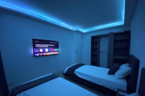 2 室のベッドルーム、アイロン / アイロン台、WiFi、ベッドシーツ