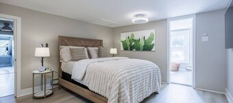Brighton Retreat Near URMC & Pittsford Plaza