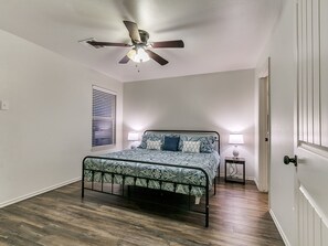 3 bedrooms, iron/ironing board, WiFi