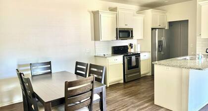 Walk to Downtown Edmond! Pet Friendly, Garage Access, King Bed!
