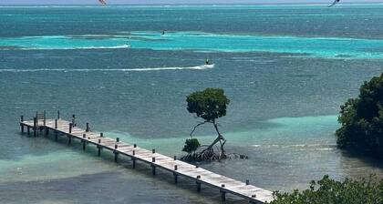 360 Suites: Seaside 6 Bedroom Retreat