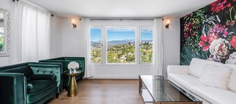 Stunning 1-bedroom apartment with view