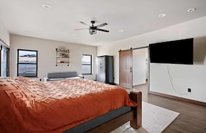 5 bedrooms, WiFi, bed sheets
