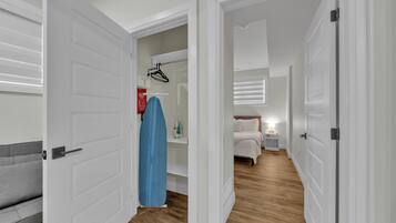 1 chambre, bureau, fer et planche à repasser, Wi-Fi