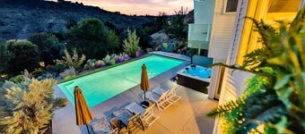 Epic Hillside Retreat Htd Pool HotTub Golf & Sauna