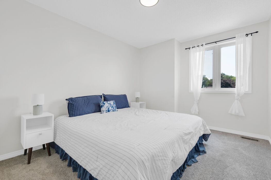 6 bedrooms, desk, free WiFi, bed sheets
