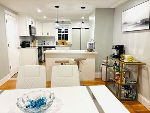 電子レンジ、オーブン、コンロ、食器洗い機