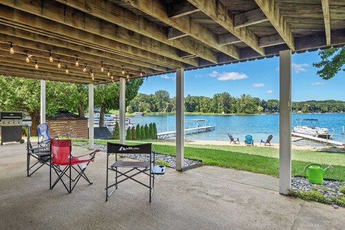 Paradise at Maston - Sleeps 10 - Private Beach