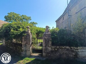 Enceinte de lâhĂ©bergement