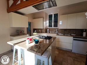 Réfrigérateur, micro-ondes, four, lave-vaisselle