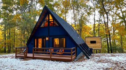 Renovated 1973 Aframe with Hot Tub
