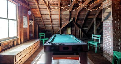 Cozy Riverfront Escape in Great Barrington - "Whiskers on the Water"