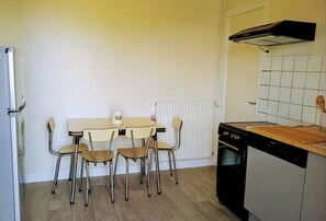 Microonde, forno, piano cottura, lavastoviglie