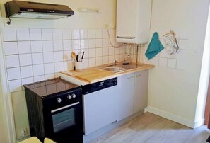 Microonde, forno, piano cottura, lavastoviglie