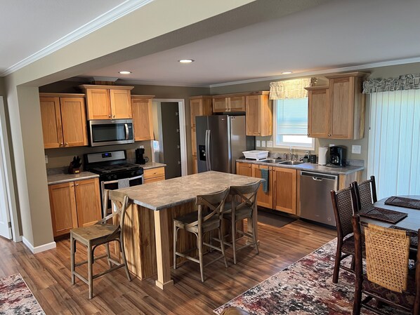 Microwave, oven, stovetop, dishwasher