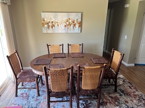 Dining - Charming 4-bedroom house with AC in Fort Scott (Fort Scott)
