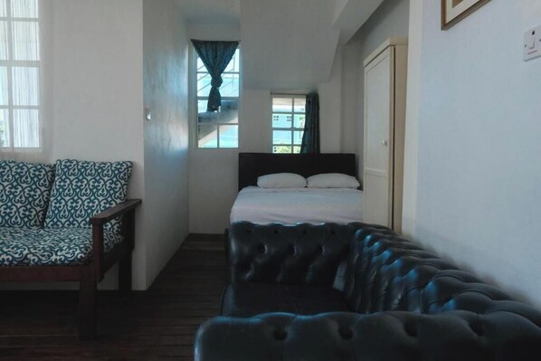 1 bedroom, internet, bed sheets - Victoria Green Living studio apt in Roseau (Roseau)