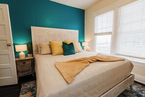 4 bedrooms, WiFi, bed sheets