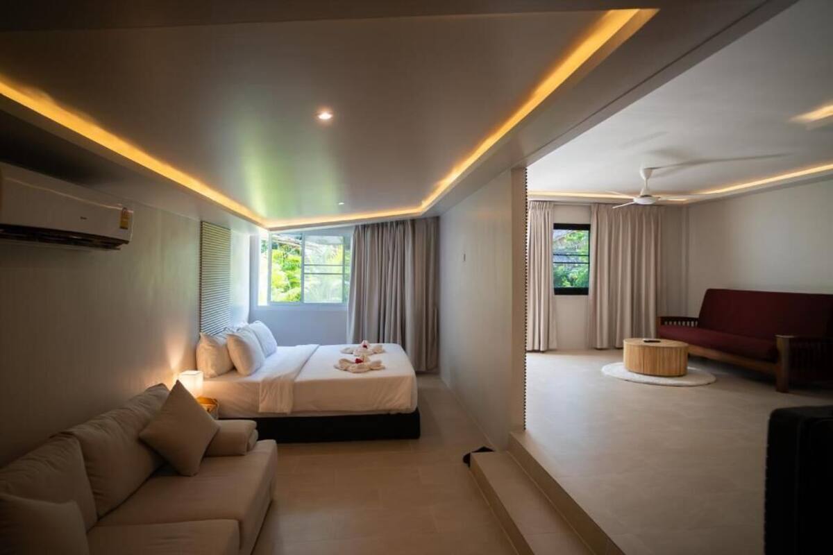Superior Cabin, Balcony, Courtyard View | In-room safe, iron/ironing board, free WiFi