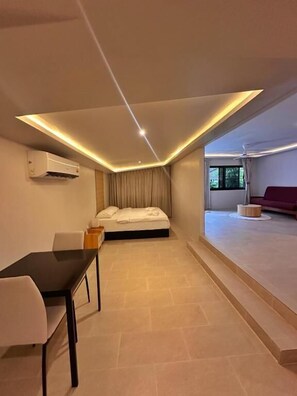 Superior Cabin, Balcony, Courtyard View | Living area